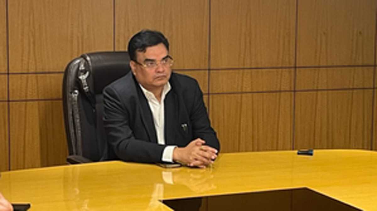 बिल्डर-बायर्स के बीच चल रहे विवाद को लेकर ग्रेनो प्राधिकरण में हुई बैठक, दी गई कड़ी चेतावनी